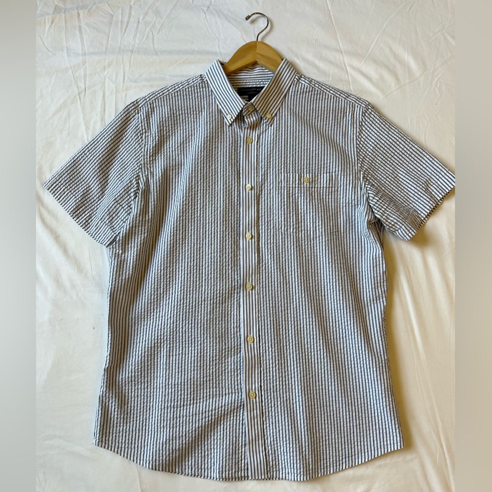 Banana Republic Blue and White Seer Sucker SS Shirt